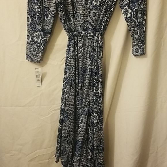 Dress - Picture 4 of 5